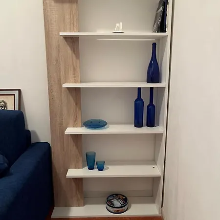 Elvy House * Sinagra